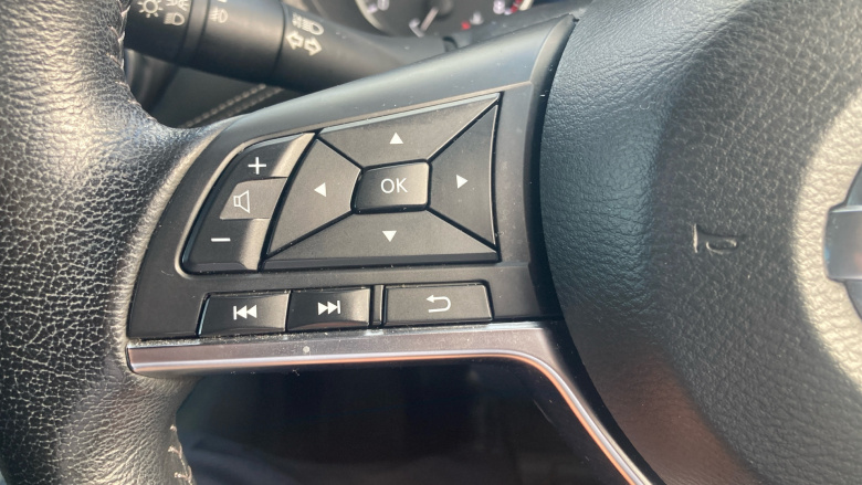 Nissan Juke 1.0 DiG-T N-Connecta 5dr Petrol Hatchback